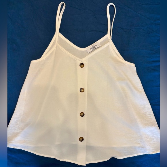 Carly Jean LA White Button-Down Sleeveless Top - Picture 2 of 8